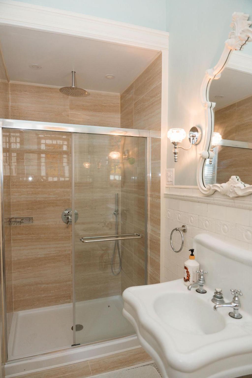 Double Room,1743420841:JPEG